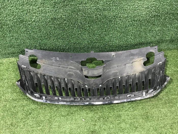 Решетка радиатора Skoda Rapid 1 (2012-2020)