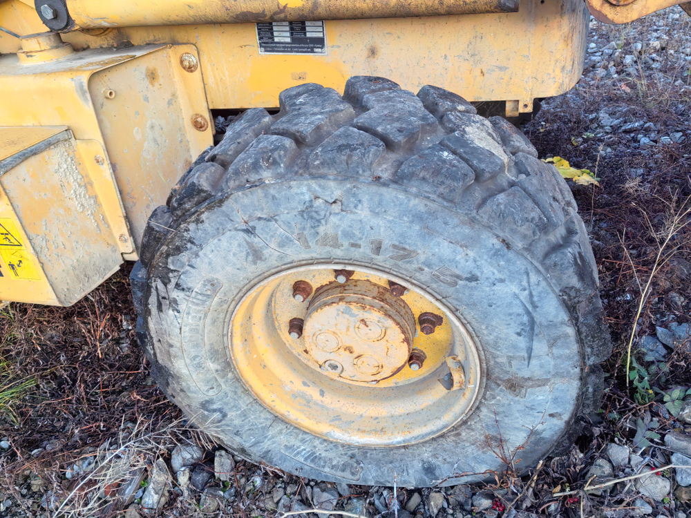 REDSTAR T17* Экскаватор-погрузчик T17,5/24 (Дизельный, 4,8 л, 102 л.с., АТ)