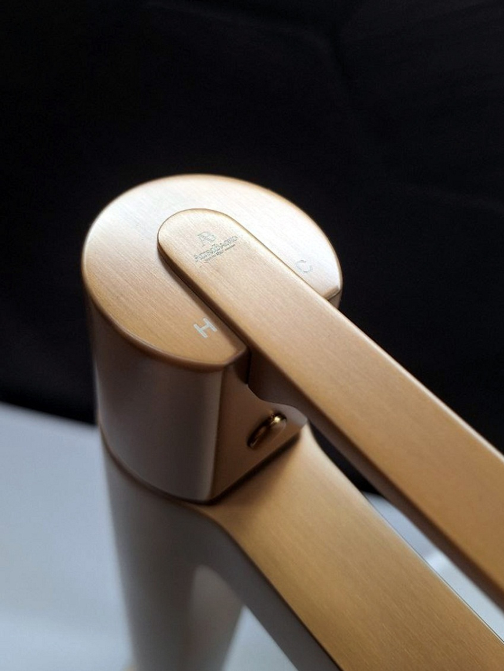 Смеситель для раковины AltroBagno Unione 010223 BC