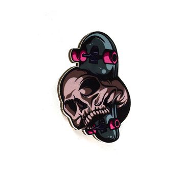 Деревянный значок. Череп