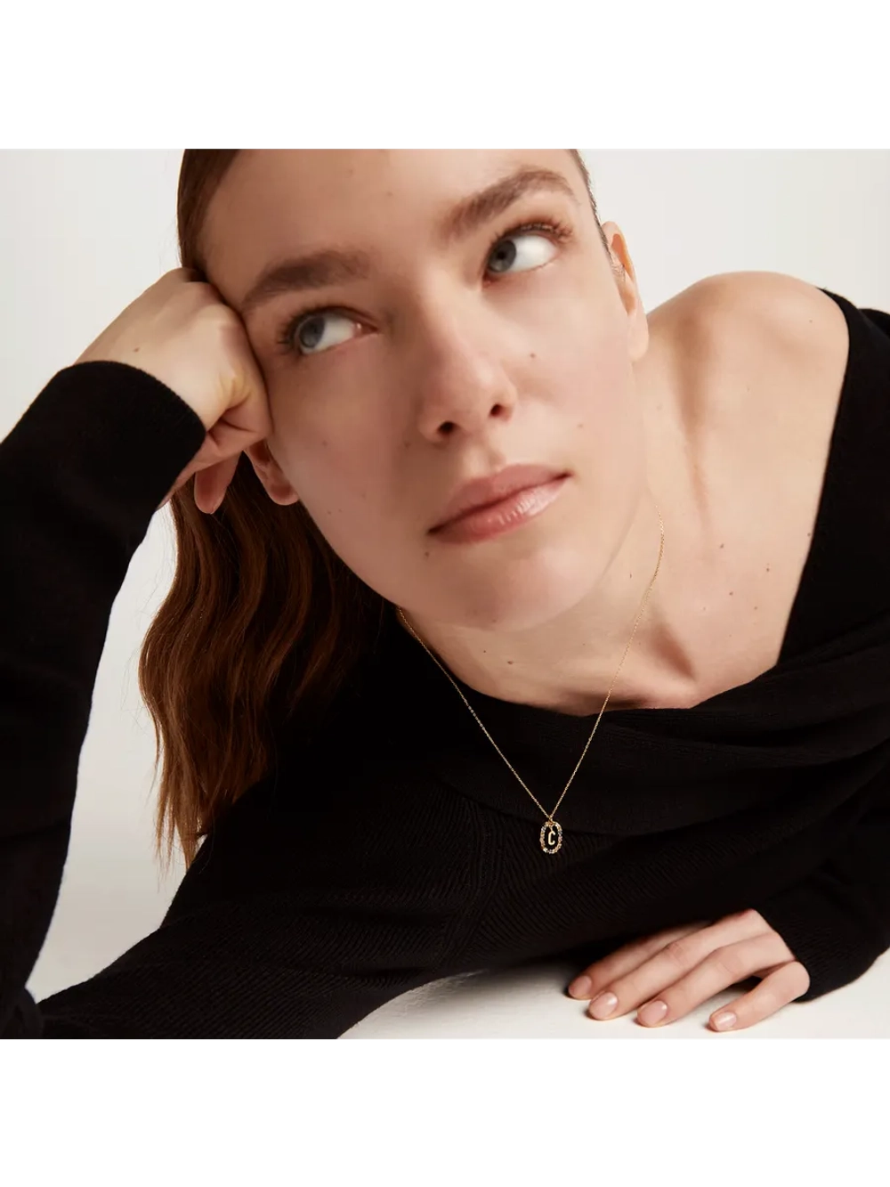 Колье Буква C серебро 925 пробы покрытое золотом