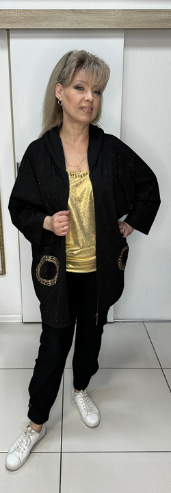 Черный жакет со стразовым принтом