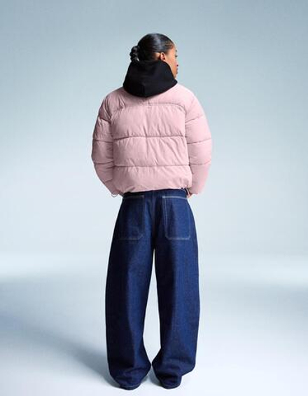 BERSHKA Куртка-пуховик, розовый