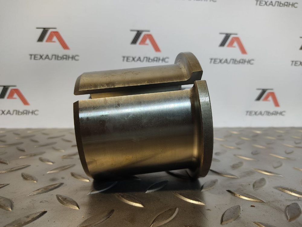 Втулка 195-50-22591