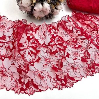 Вышивка на сетке красная 22,5 см