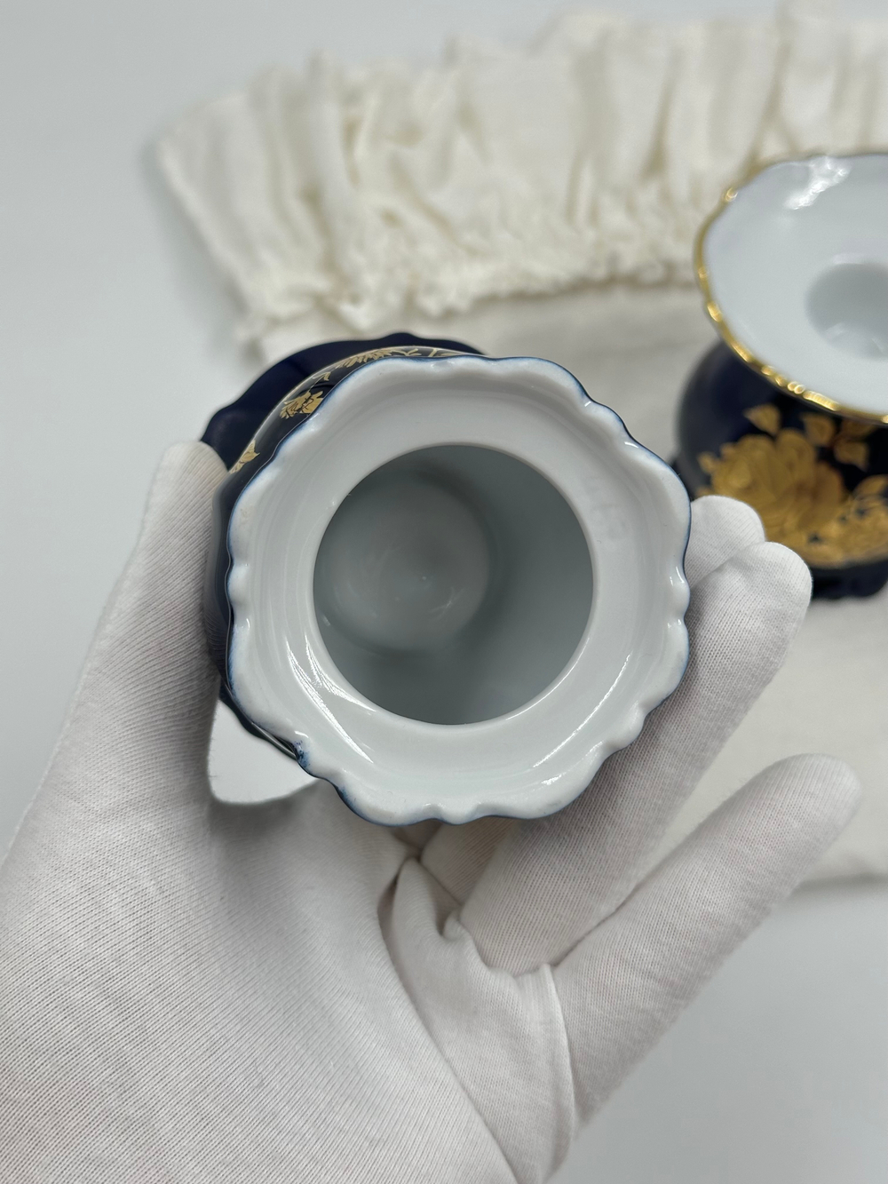 Подсвечник кобальтовый с золотыми розами