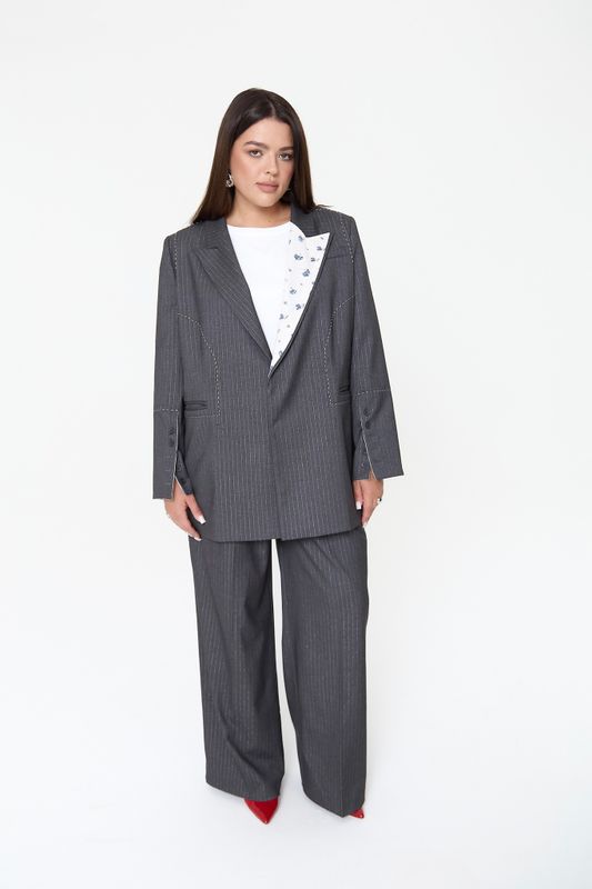 Брюки прямые в полоску с декоративной отделкой по поясу, серый