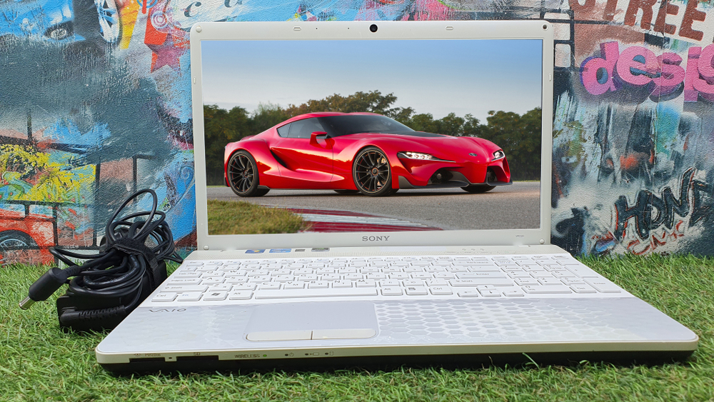 Ноутбук Sony VAIO PCG-71812V VPC-EH3M1R 1366x768, Intel Core i3-2350M 2.30 GHz, 4 Gb, GeForce 410M Windows 7 Home Premium