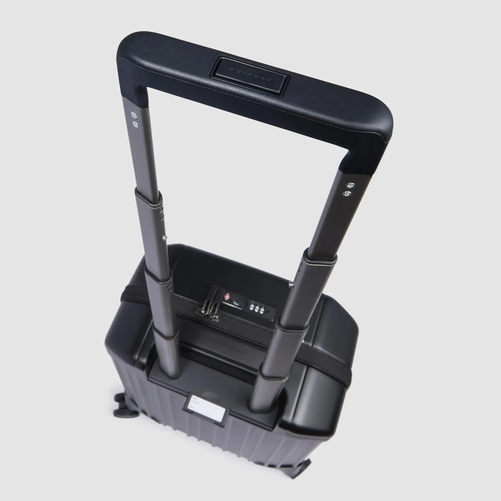 Чемодан ручная кладь под сиденье Piquadro/Nero opaco