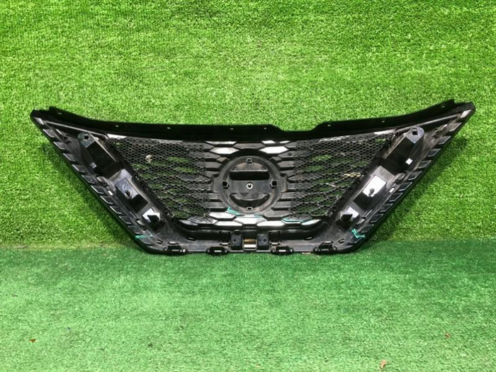 Решетка радиатора Nissan Qashqai 2 j11 (2017-2023)