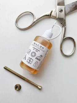 Масло смазочное универсальное бытовое машинное для смазки швейных машин, подшипников, замков, дверных петель и т.д. 50 мл