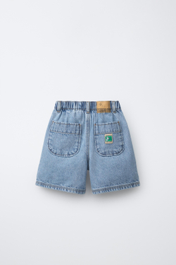 ZARA ДЖИНСОВЫЕ ШОРТЫ SNOOPY PEANUTS™, ВЫЦВЕТШИЙ СИНИЙ