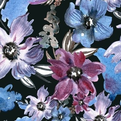 Синие абстрактные цветы на черном фоне. Акварель