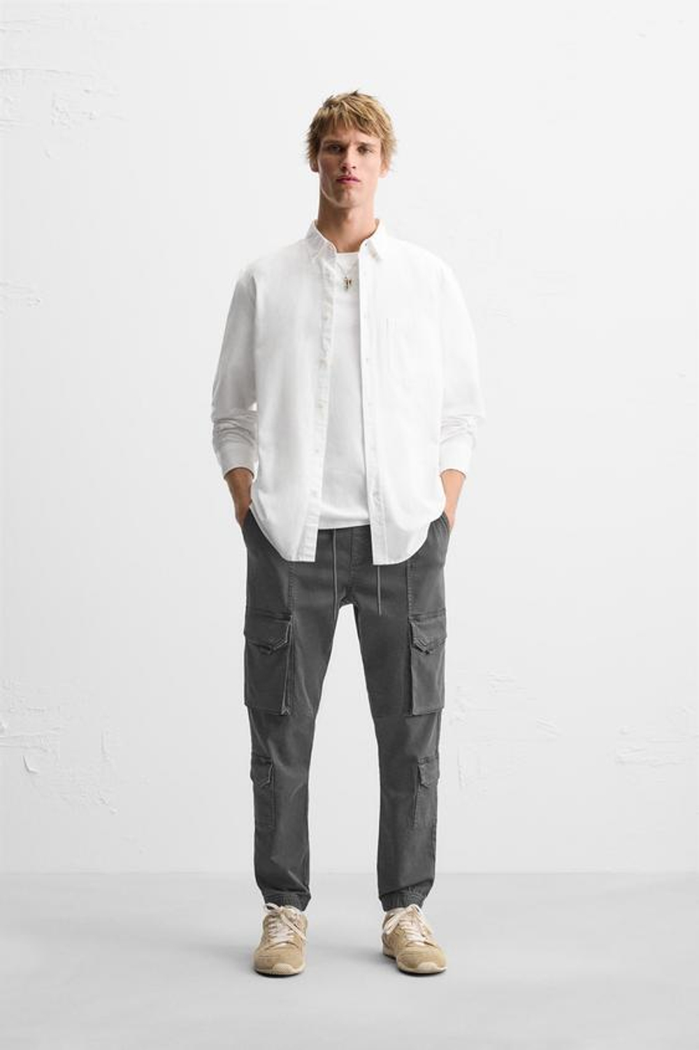 ZARA БРЮКИ КАРГО С КАРМАНАМИ, ТЕМНО-СЕРЫЙ