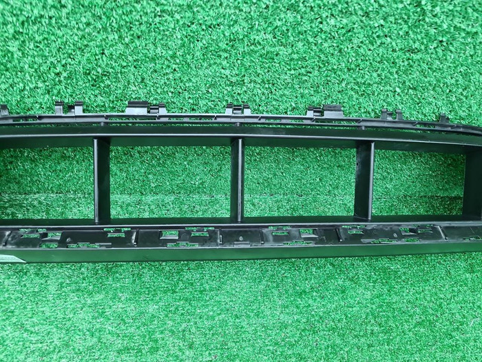 Решетка перед. бампера Mercedes E W213 (20-23) AMG