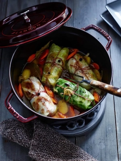 STAUB Чугунная кастрюля Cocotte 24 см 3,8 л красная (сорт II)