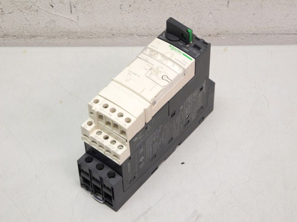 Schneider Electric LUB12 + LUCBX6BL I-8A