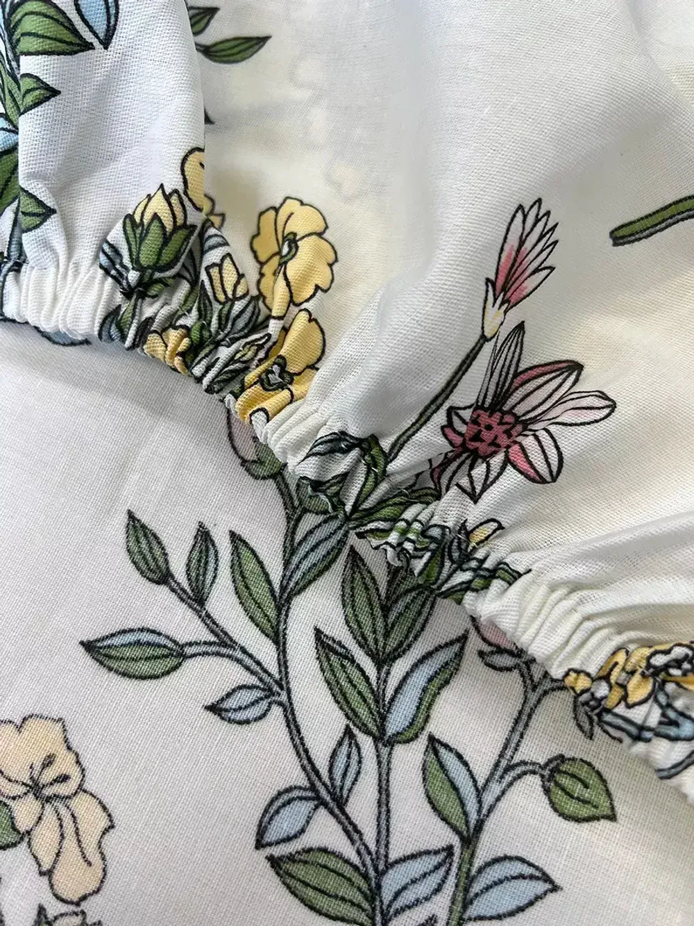 Постельное белье "Botany" семейное наволочки 50х70 2шт Простынь на резинке 160х200 см Пододеяльник 145х215 см(2шт) Сказка сатин