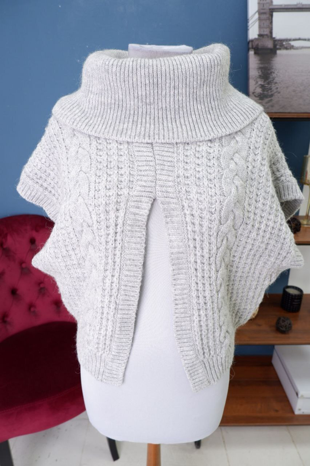 Кофта Attrattivo с объемным воротником 48-50 размер