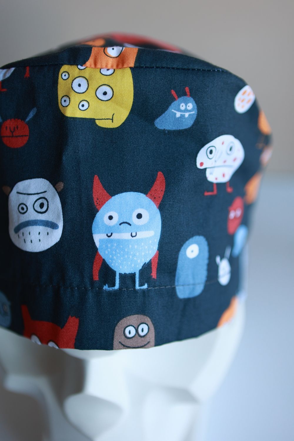 Медицинский колпак (Принт «Вирусы на черном»)