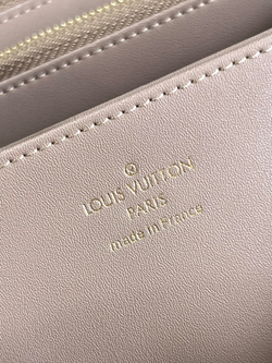Louis Vuitton Zippy Wallet