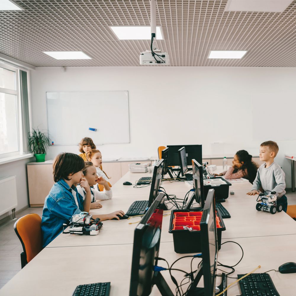 ULP-6060 36W-3950К-EMG IP40 SCHOOL WHITE Светильник светодиодный потолочный универсальный с БАП. Белый свет 3950K. 6560Лм. Корпус белый. В комплекте с и-п. ТМ Uniel.