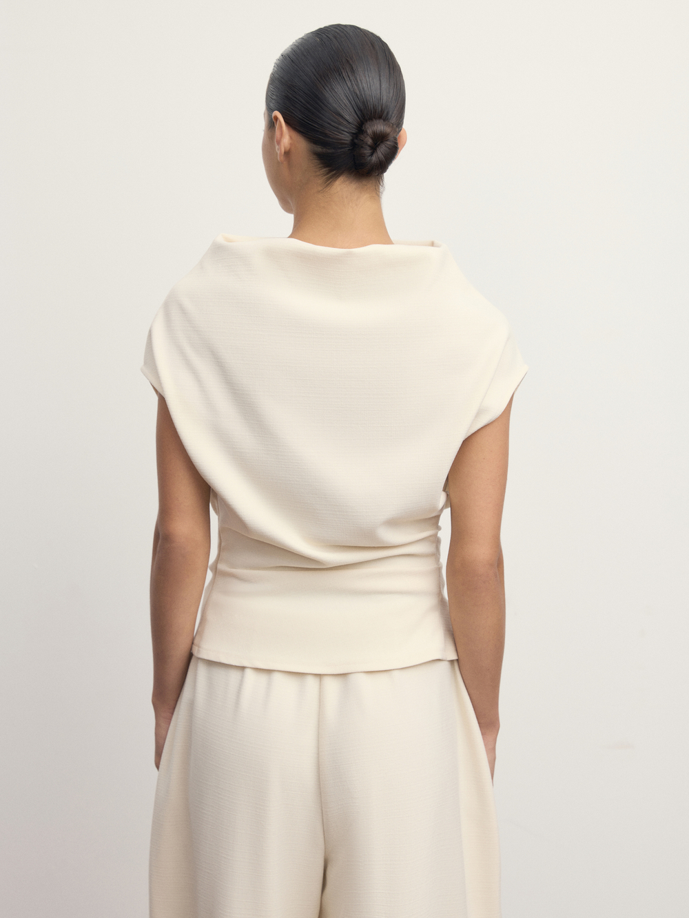 Топ "Lunar" молочный