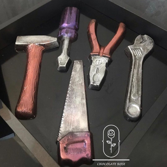 250 | Форма для шоколадных изделий &quot;Инструменты&quot; (275*175 мм)