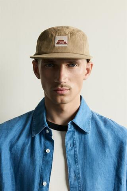 ZARA КЕПКА С ПЛОСКИМ КОЗЫРЬКОМ И НАШИВКОЙ JEEP®, РЫЖЕВАТО-КОРИЧНЕВЫЙ