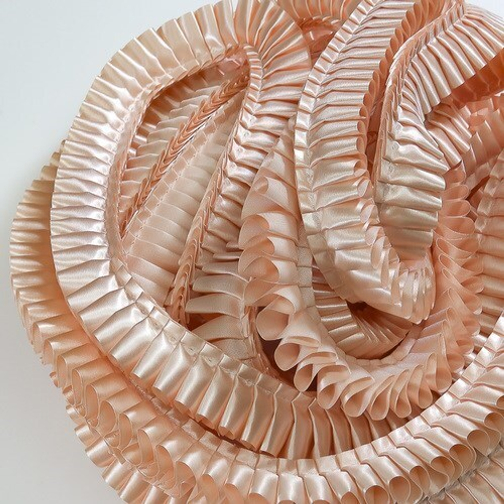 Лента плиссированная для наградных розеток. Цвет КРЕМОВЫЙ. Код 14В.