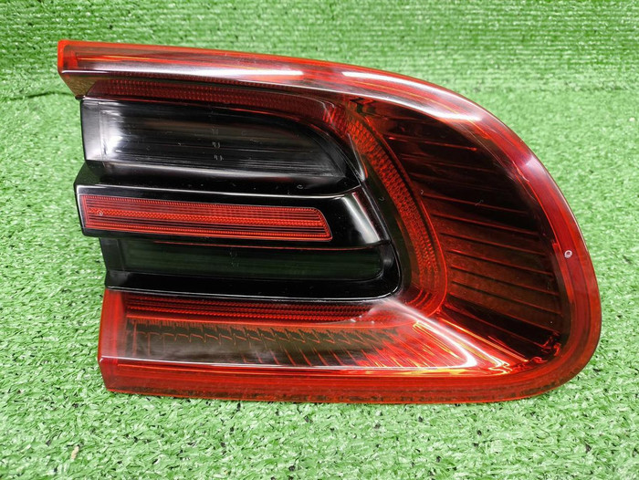 Фонарь левый внутренний Porsche Macan 95b (14-18)