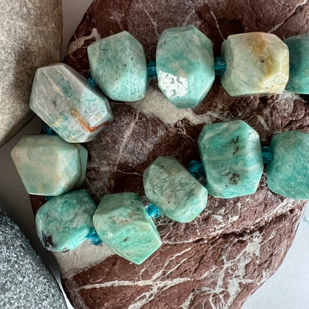 Амазонит. Камни для изделий на заказ. Цена зависит от вида заказанного изделия