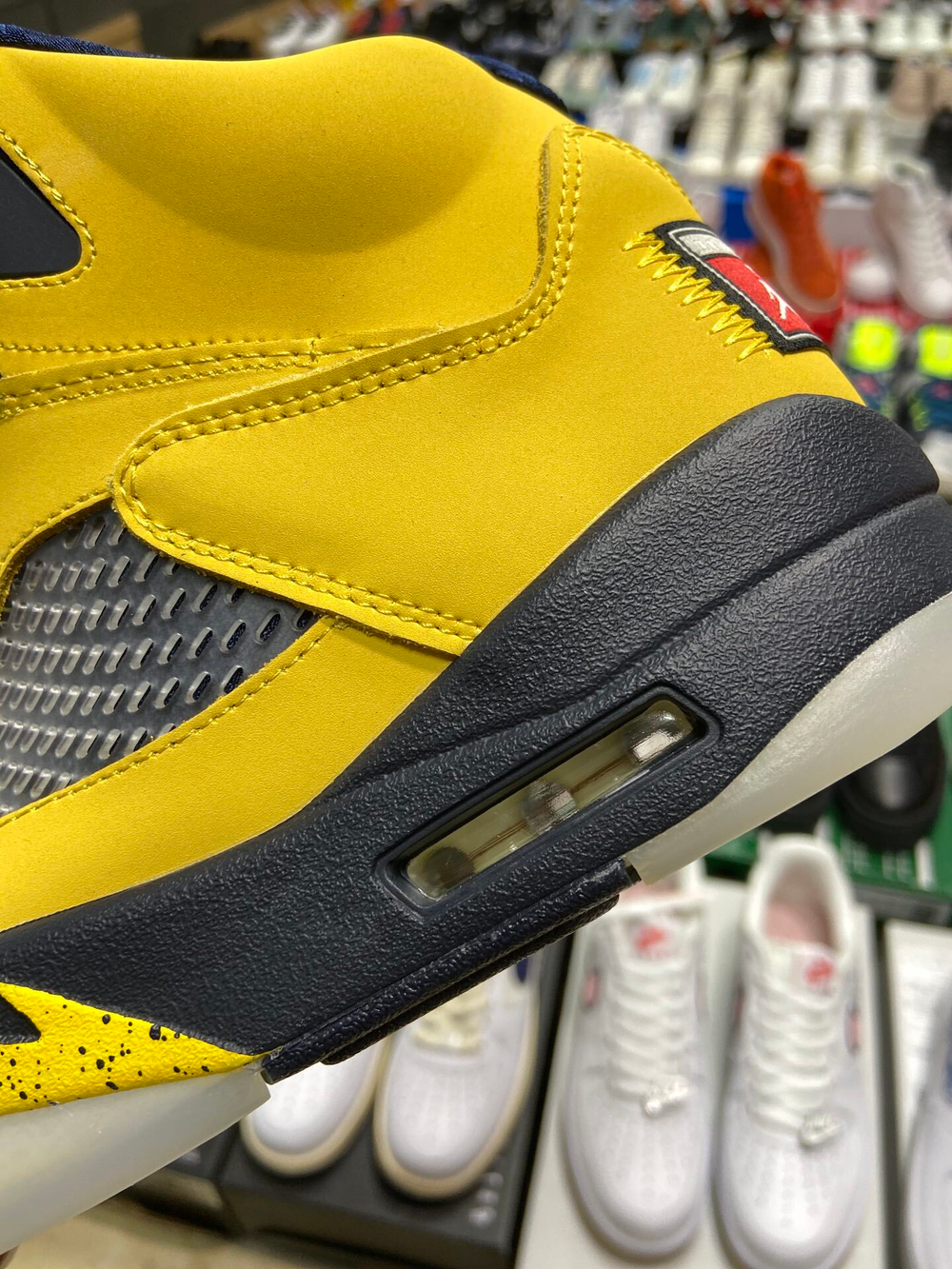 Jordan 5 Retro Michigan (2019)