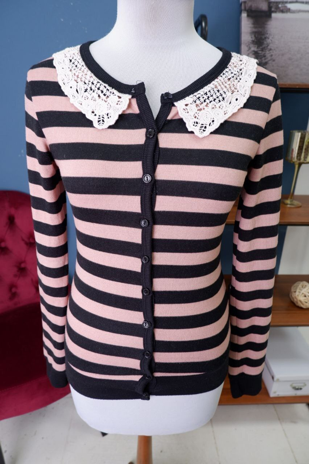 Кардиган на пуговицах с кружевом 44-46 размер