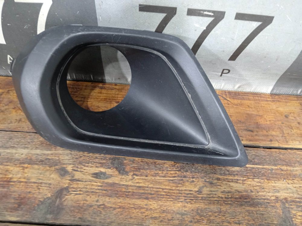 Накладка ПТФ передняя левая Subaru Forester 4 (SJ) 12-15 Б/У Оригинал 577316G030