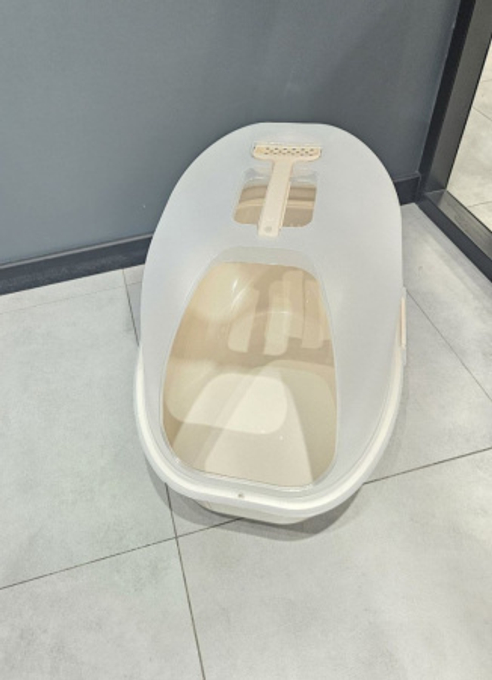 Закрытый лоток для кошек "Чистый котик" без двери, с ручкой для переноски, бежевый 61x41.5x41 см