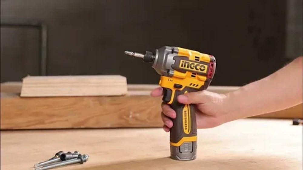 Набор шуруповерт и бесщеточный импульсный винтоверт INGCO COSLI240968 INDUSTRIAL 16 В