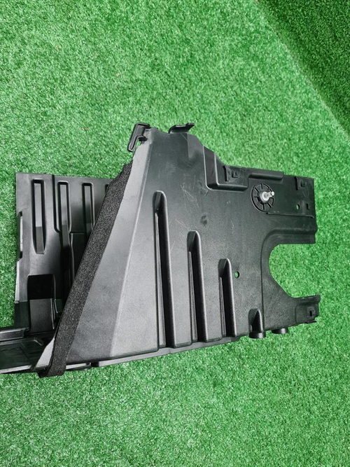 Площадка АКБ Land-Rover Discovery Sport (19-нв)