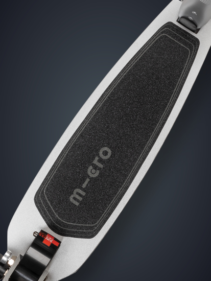 Самокат Micro Classic LED серебристый матовый