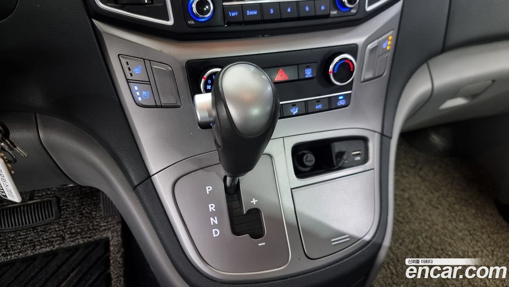 Hyundai The New Grand Starex 캠핑카 (12.2019)