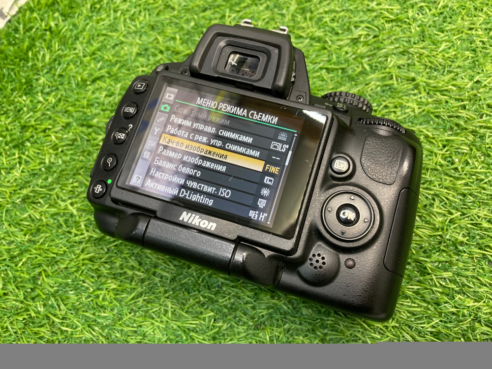 Nikon D5000 39.300 кадров