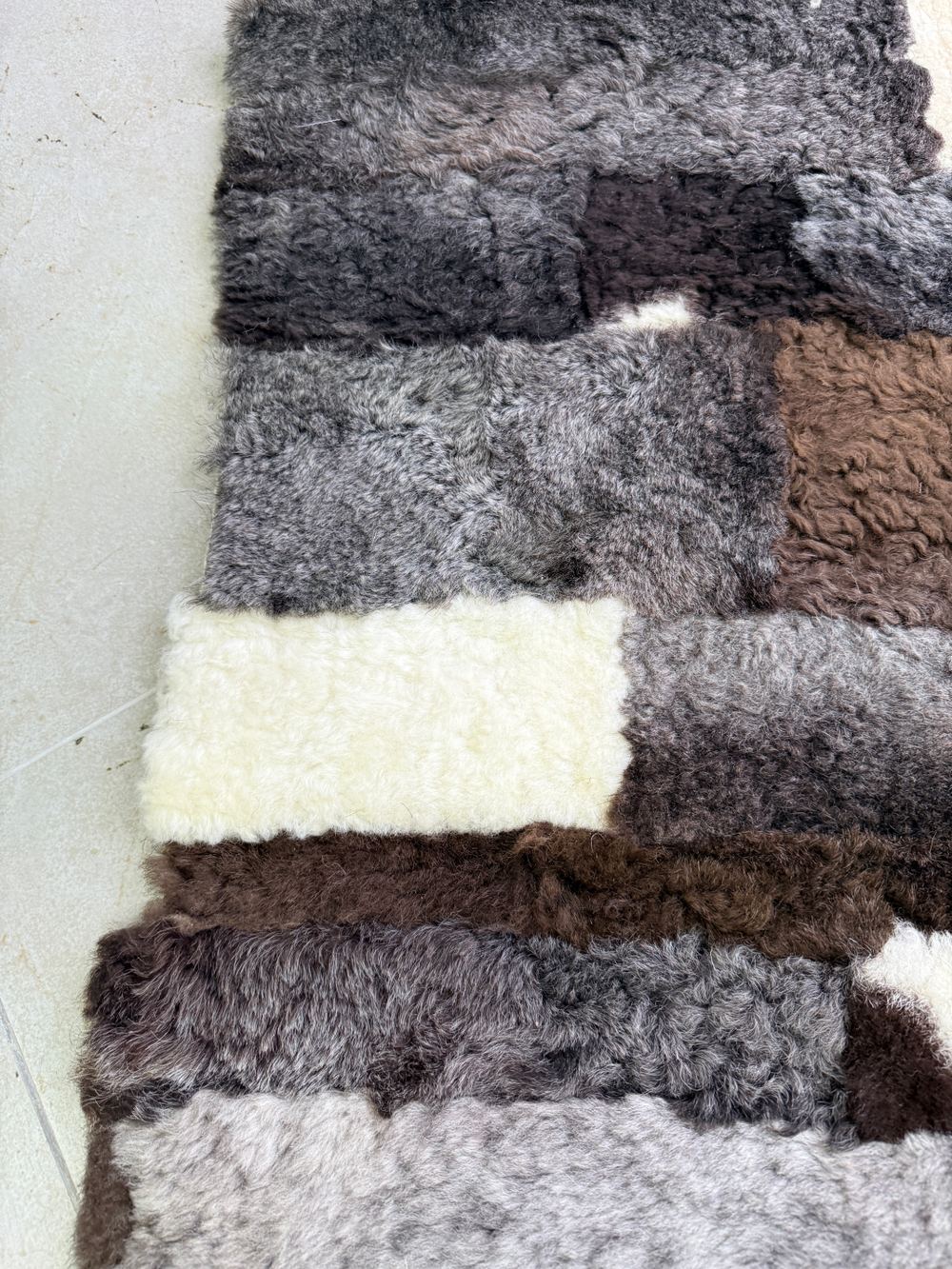 Меховой коврик накидка на кресло из овчины