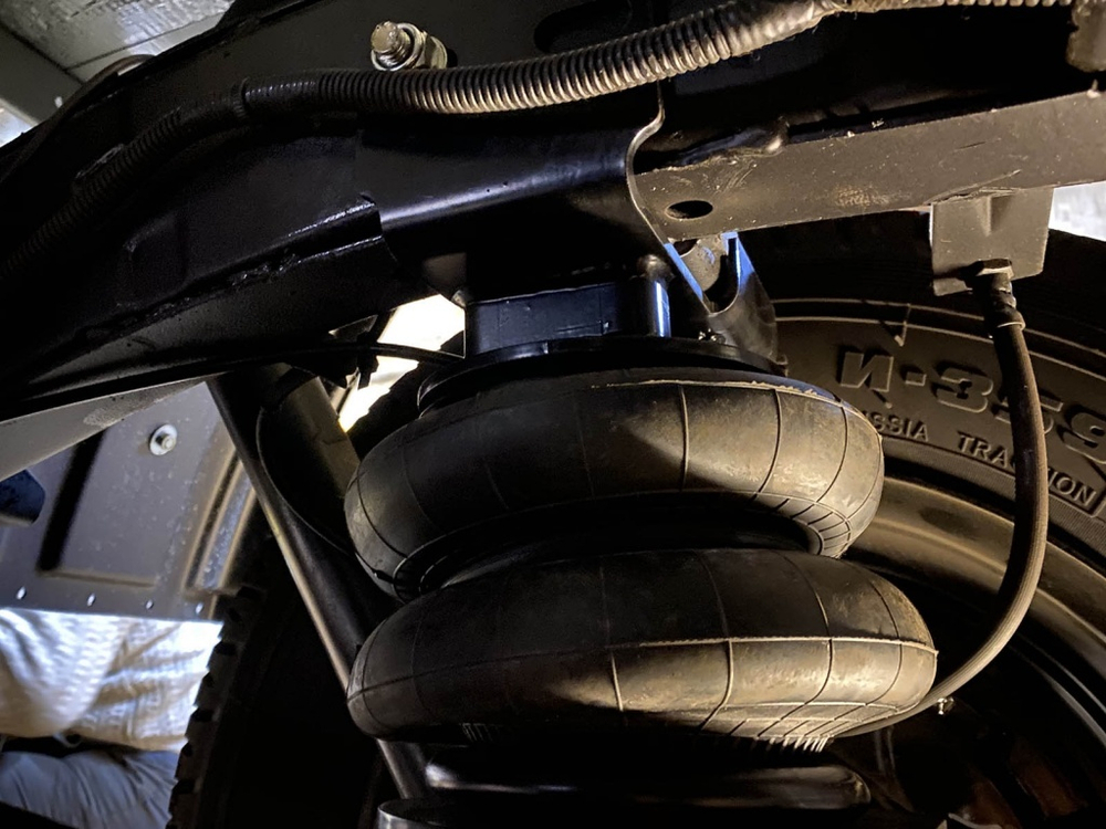 Пневмоподвеска для УАЗ Профи на задний односкатный мост для стандардной подвески РИФ