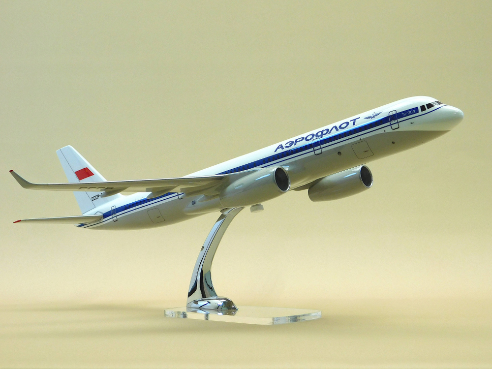 Модель самолета Ту-204-100 (М1:100, Аэрофлот СССР-64001)