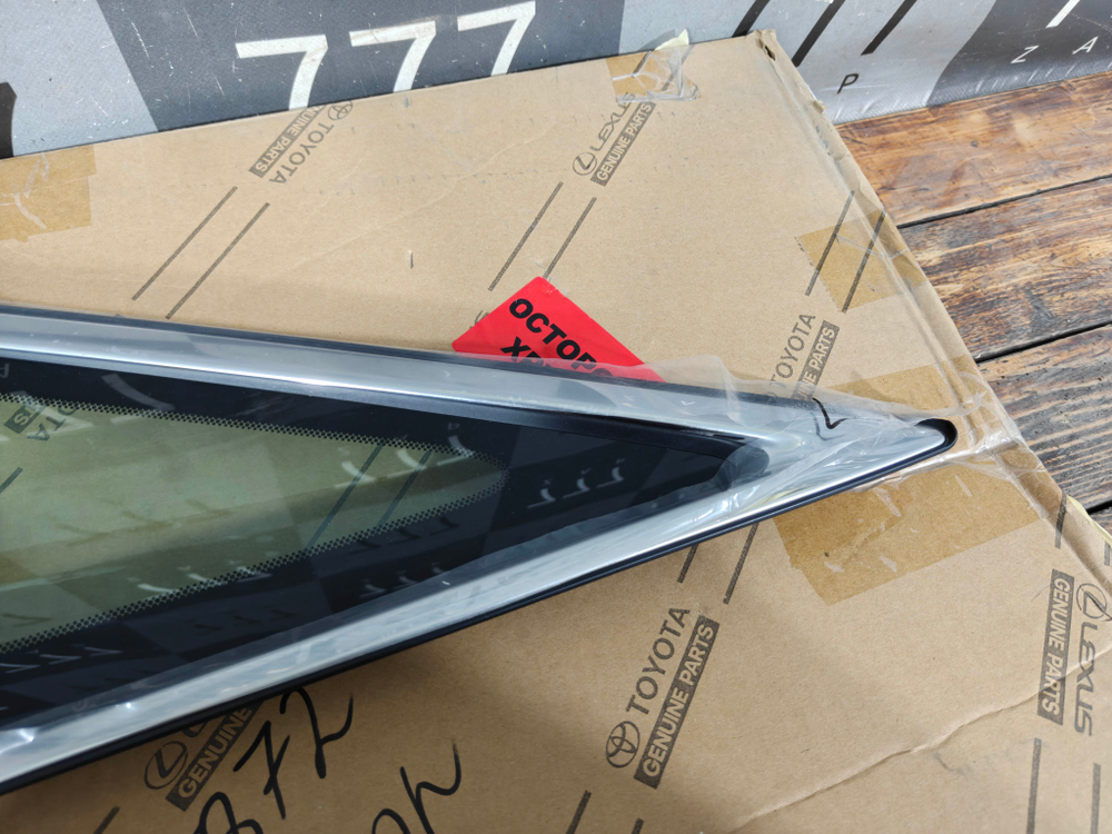 Стекло заднее левое кузовное глухое Toyota Avalon (XX50) 18-нв Новое Оригинал 6272007040