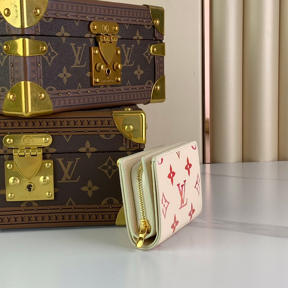 Louis Vuitton Clea Wallet