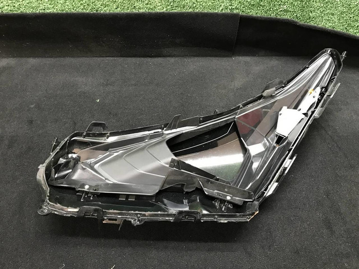 Стекло фары правое Lexus NX 1 (2017-2021)