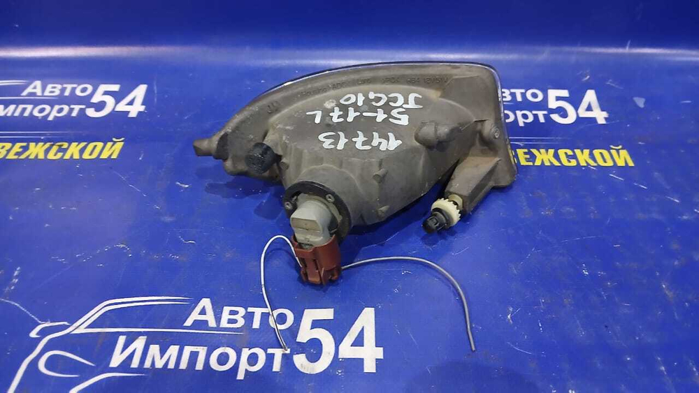 Туманка левая TOYOTA BREVIS 2001-2007