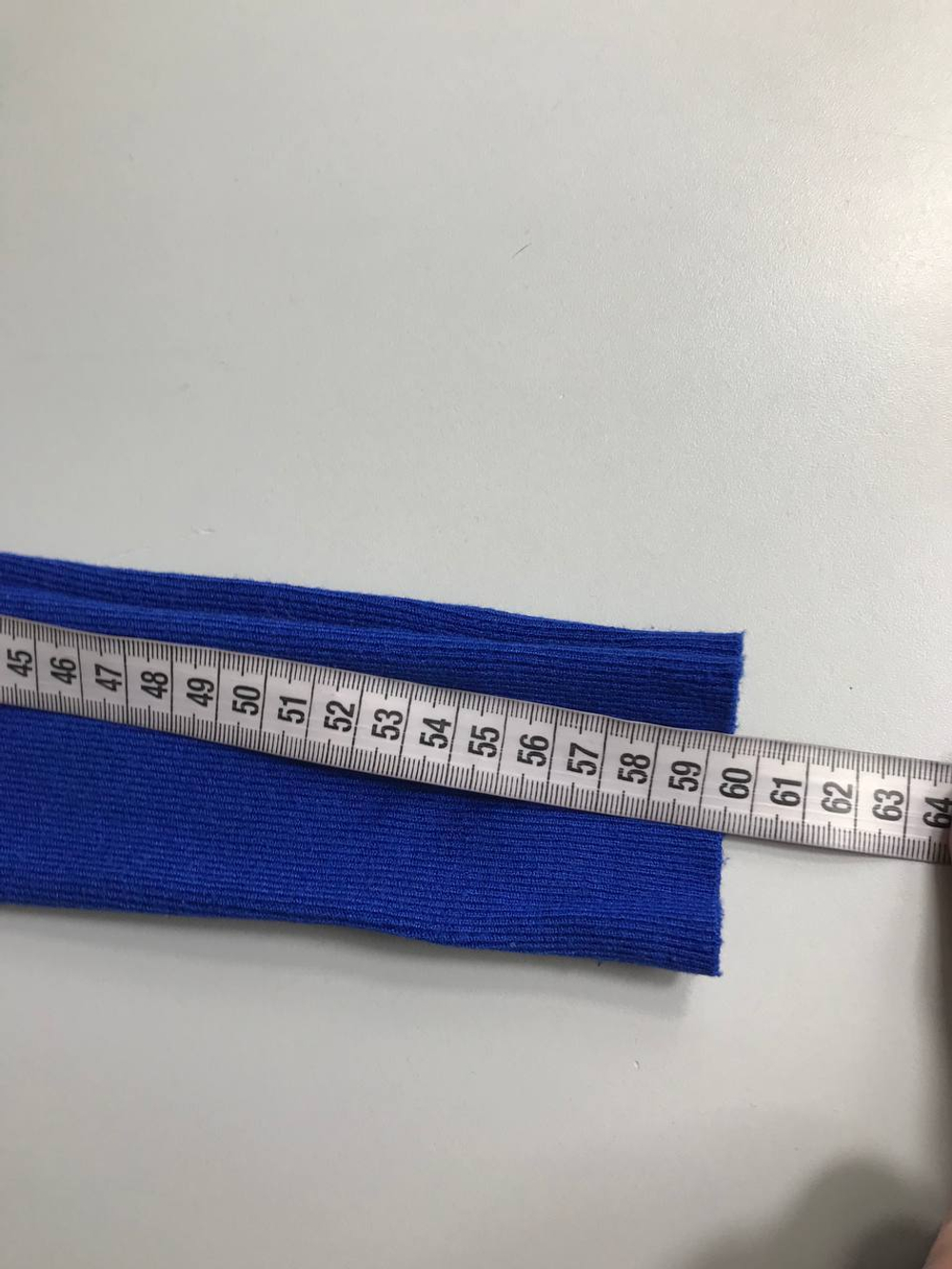 Платье трикотажное, ассиметричное, в ярком цвете 44-46 размер