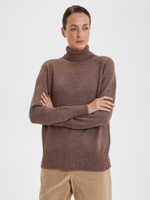 Свитер с высокой горловиной в рубчик